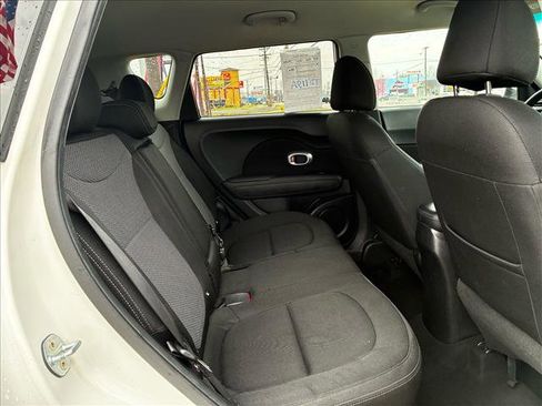 Used 2019 Kia Soul + image 18