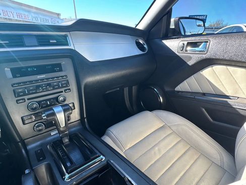 Used 2012 Ford Mustang Premium image 28