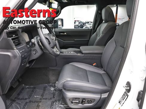 Used 2026 Lexus GX 550 w/ Cold Area Package AWD/4WD image 14