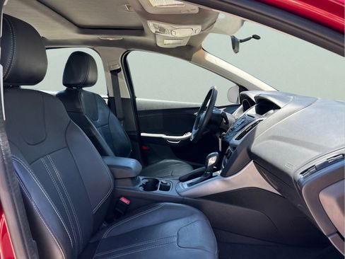 Used 2014 Ford Focus SE w/ Equipment Group 201A FWD image 12