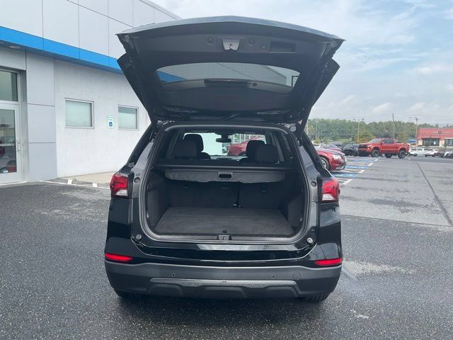 Used 2023 Chevrolet Equinox LT FWD image 17