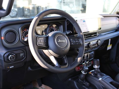 New 2025 Jeep Gladiator Mojave image 11