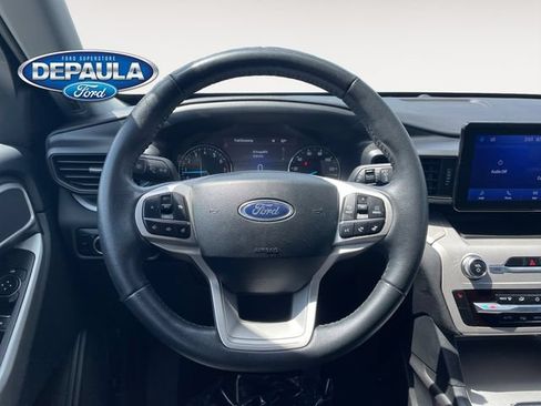 Used 2023 Ford Explorer XLT AWD/4WD image 15