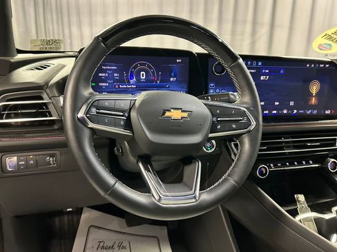 Used 2024 Chevrolet Traverse RS image 15