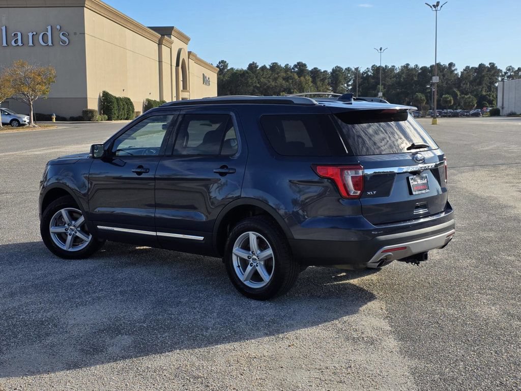 Used 2016 Ford Explorer XLT w/ Equipment Group 202A AWD/4WD image 4