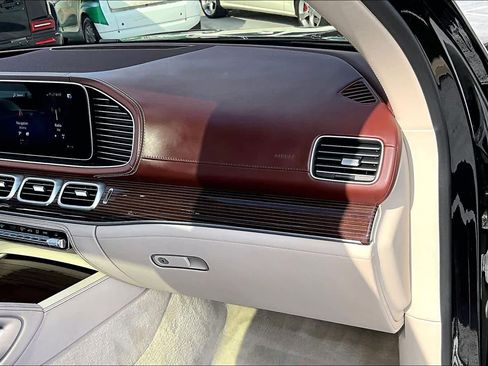 Used 2022 Mercedes-Benz Maybach GLS 600 Maybach GLS 600 image 17