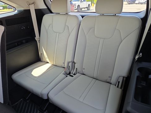 Used 2025 Kia Sorento S w/ Panoramic Sunroof Package AWD/4WD image 10