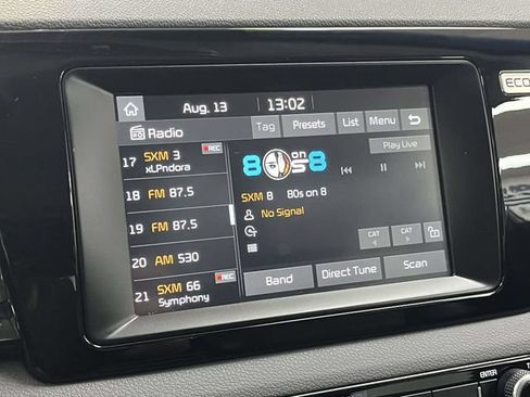 Used 2017 Kia Niro EX FWD image 28