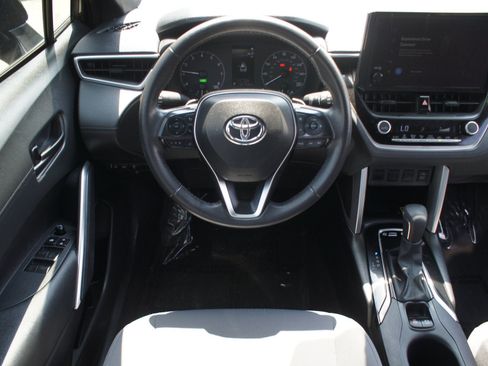 Used 2023 Toyota Corolla Cross AWD Hybrid image 5