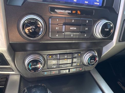 Used 2020 Ford F150 Lariat w/ Equipment Group 502A Luxury image 24