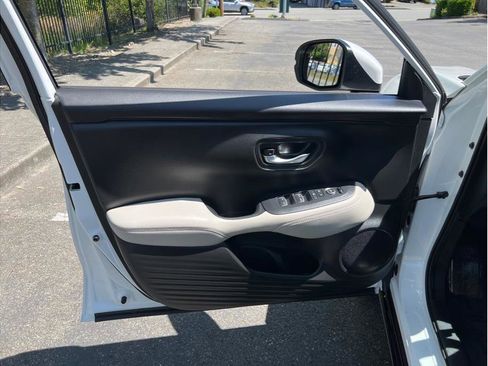 Used 2023 Honda HR-V EX-L image 5