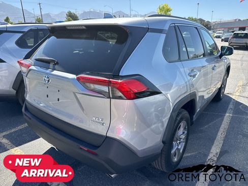 Used 2022 Toyota RAV4 XLE w/ Convenience Package AWD/4WD image 7