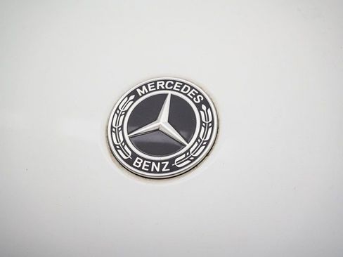 Used 2022 Mercedes-Benz GLC 300 4MATIC image 11