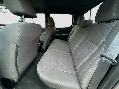 Used 2017 Toyota Tacoma TRD Sport w/ Tow Package image 22