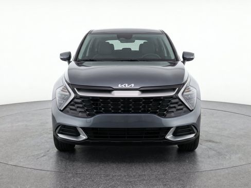 Used 2025 Kia Sportage LX FWD image 2