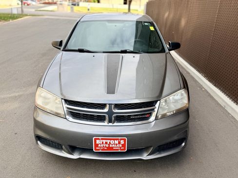 Used 2012 Dodge Avenger SE image 3