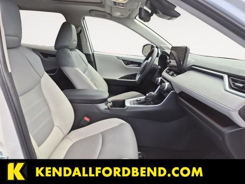 Used 2025 Toyota RAV4 Limited w/ Advanced Technology Package AWD/4WD image 15