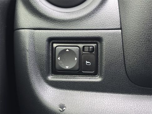 Used 2019 Nissan Versa S Plus image 27