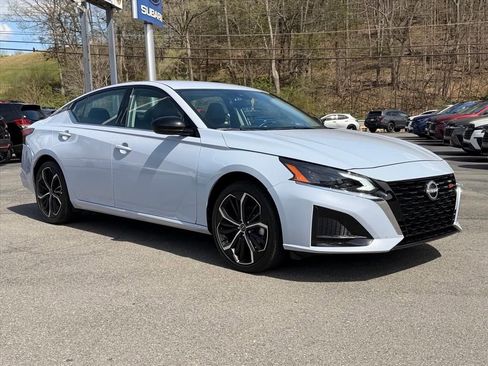 Used 2025 Nissan Altima 2.5 SR image 17