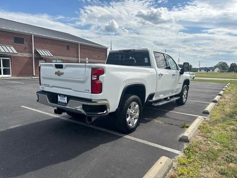 Used 2022 Chevrolet Silverado 2500 LTZ w/ LTZ Premium Package AWD/4WD image 6