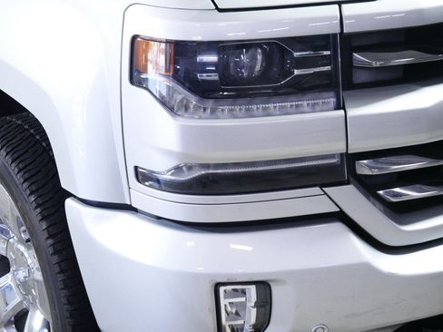 Used 2016 Chevrolet Silverado 1500 LTZ Z71 w/ LTZ Plus Package AWD/4WD image 16