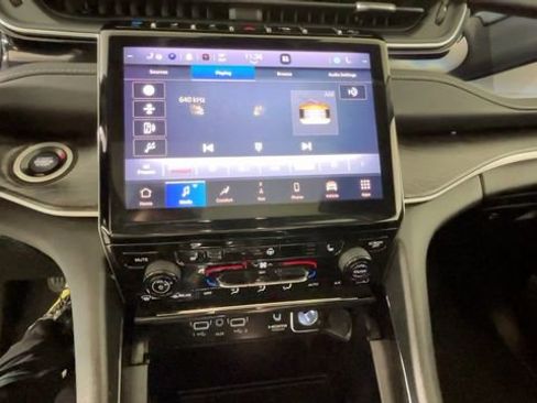 Used 2022 Jeep Grand Cherokee Limited 4xe AWD/4WD image 33