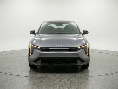 Used 2025 Kia K4 LXS image 2