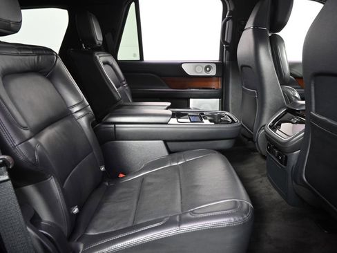 Used 2022 Lincoln Navigator Reserve image 18