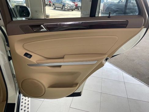 Used 2010 Mercedes-Benz ML 350 BlueTEC 4MATIC image 24