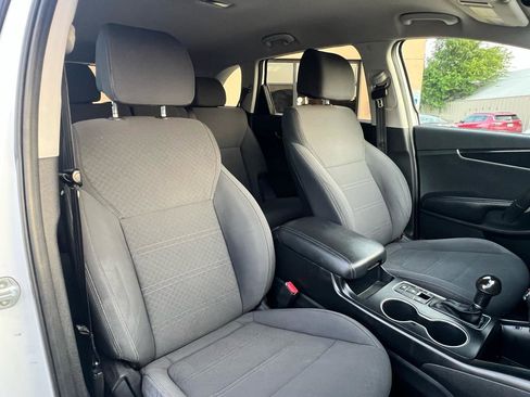 Used 2017 Kia Sorento AWD w/ LX Convenience Package image 26