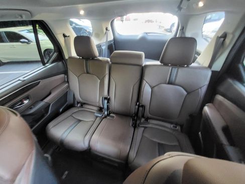 Used 2025 Honda Pilot Elite image 14