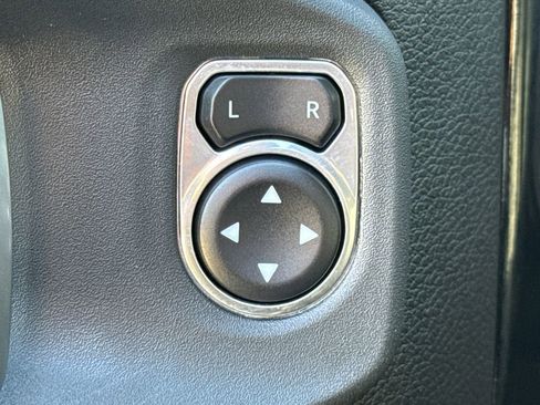 Used 2025 Jeep Gladiator Mojave AWD/4WD image 22
