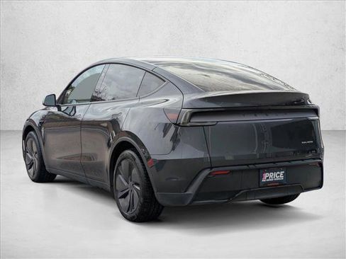 Used 2026 Tesla Model Y AWD image 7