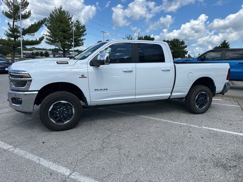New 2025 RAM 3500 Laramie image 16