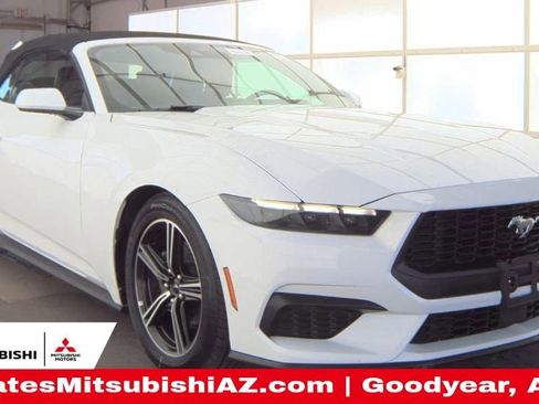 Used 2025 Ford Mustang Premium image 2