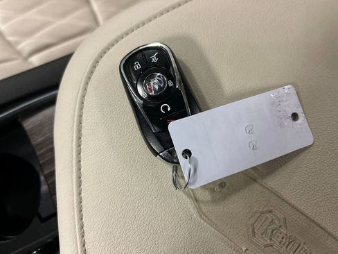 Used 2023 Buick Enclave Avenir w/ Avenir Technology Package AWD/4WD image 21