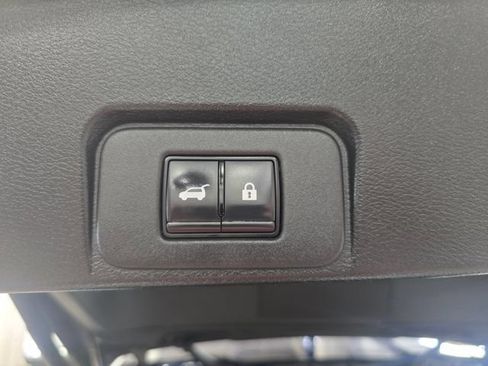Used 2024 Nissan Rogue Platinum w/ Platinum Premium Package AWD/4WD image 31