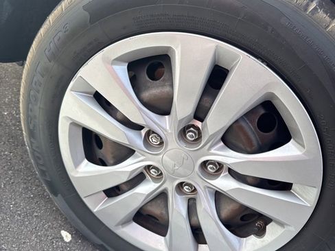 Used 2022 Kia Soul LX FWD image 10