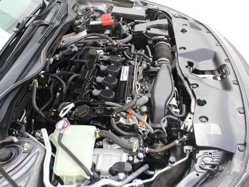 Used 2018 Honda Civic Sport image 31