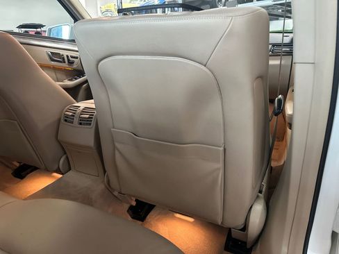 Used 2010 Mercedes-Benz E 350 4MATIC Sedan image 77