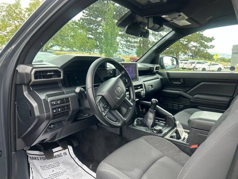 Used 2025 Toyota Tacoma SR w/ SR Upgrade Package AWD/4WD image 22