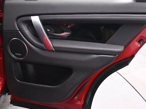 Used 2022 Land Rover Discovery Sport SE image 16