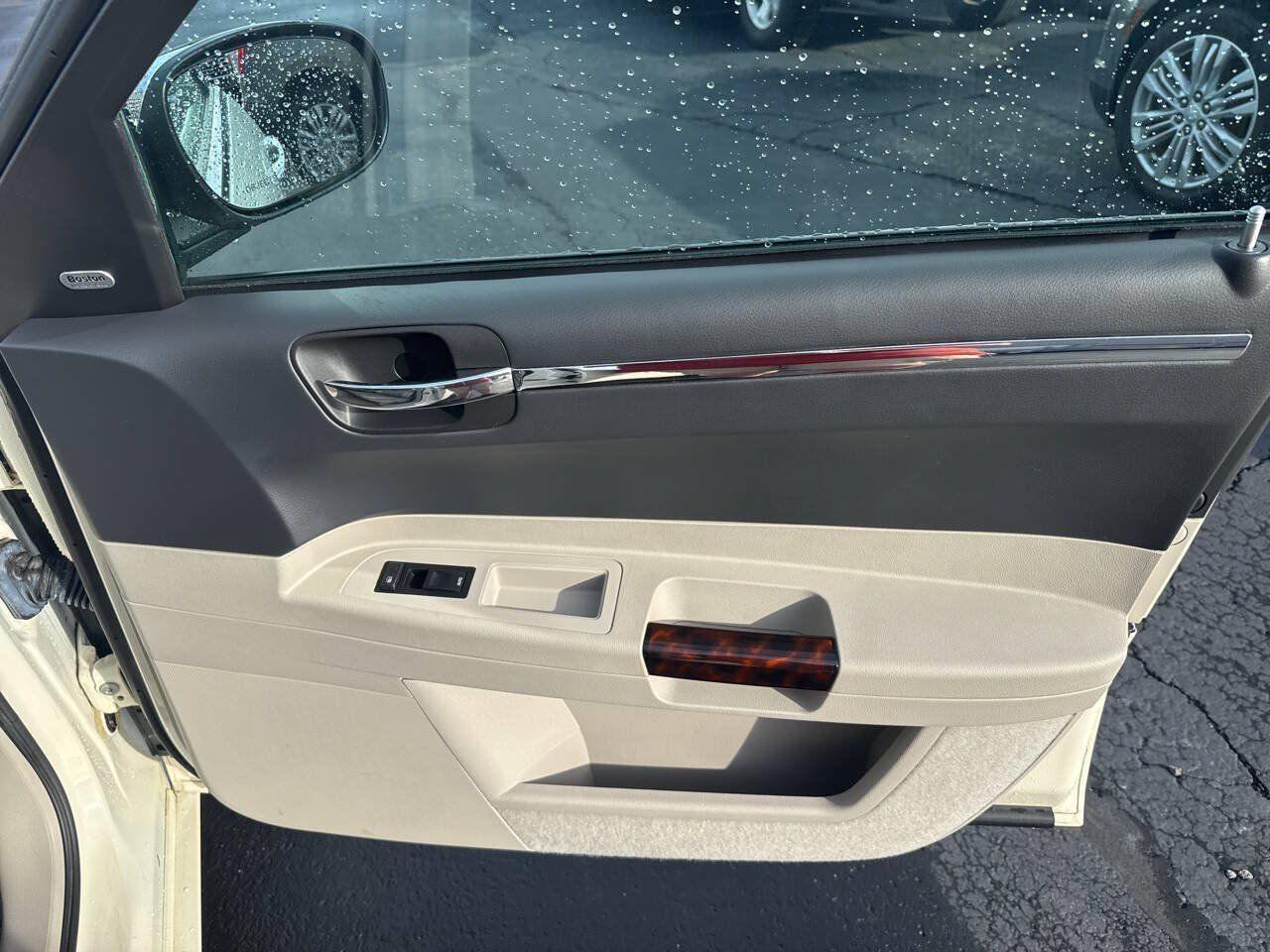 Used 2005 Chrysler 300 C w/ Sound Group II RWD image 24