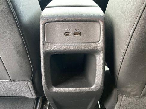 Used 2025 Chevrolet Trax RS w/ Sunroof Package image 23