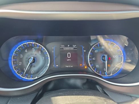 Used 2023 Chrysler Voyager LX FWD image 16