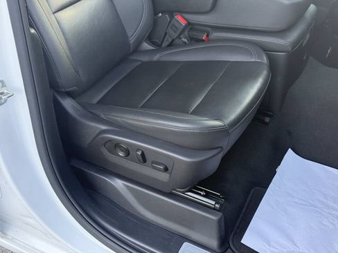 Used 2025 GMC Sierra 1500 SLT RWD image 21