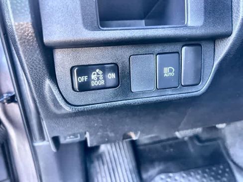 Used 2018 Toyota Tacoma SR w/ SR Convenience Package RWD image 28