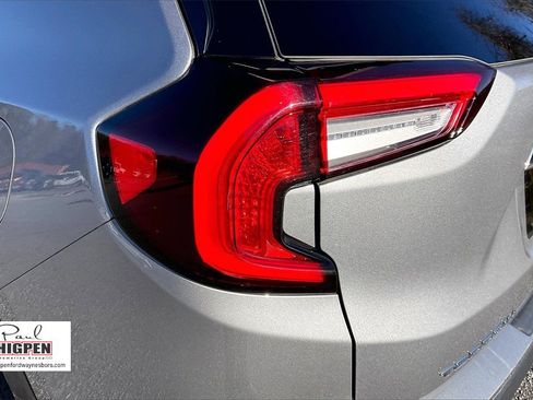 Used 2024 GMC Terrain SLT image 29