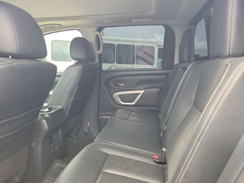 Used 2020 Nissan Titan SL w/ Moonroof Package AWD/4WD image 12