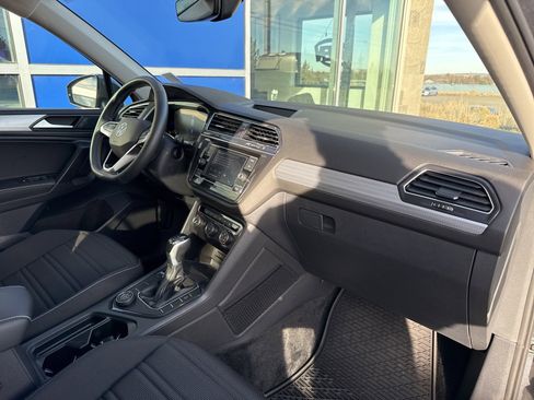 Used 2024 Volkswagen Tiguan S image 8